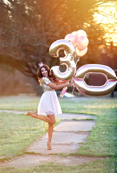 Cute 30th Birthday Photoshoot Outfit Ideas To Copy