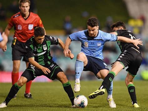 We are sick of this lockdown 'stop. Tennis plays on as lockdown halts A-League | Daily Liberal ...