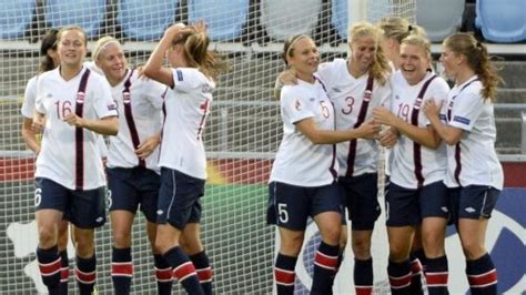 Fußball Em Frauen Em Norwegen Folgt Deutschland Ins Finale Welt