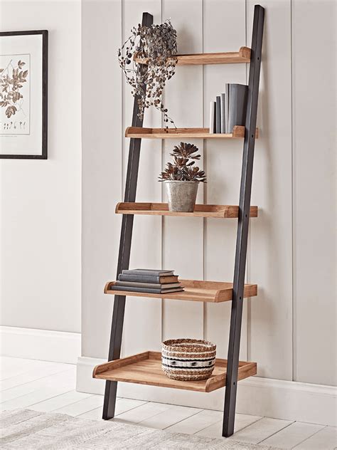 Oak Ladder Shelf Prowess