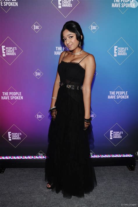Maitreyi ramakrishnan was born on december 29, 2001 in mississauga, ontario, canada. Maitreyi Ramakrishnan elege vestido longo de tule preto no ...