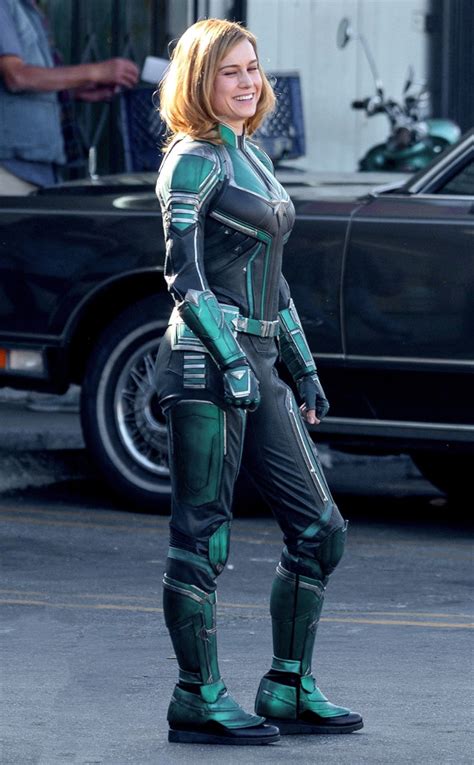 Brie Larsons Captain Marvel Costume Isnt What Fans Expected E News