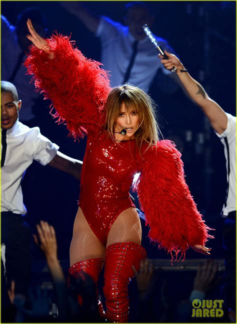 Jennifer Lopez Billboard Music Awards 2013 Performance Video Photo