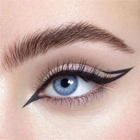11 Eyeliner Tips For Blue Eyes Dramatic Eyeliner No Eyeliner