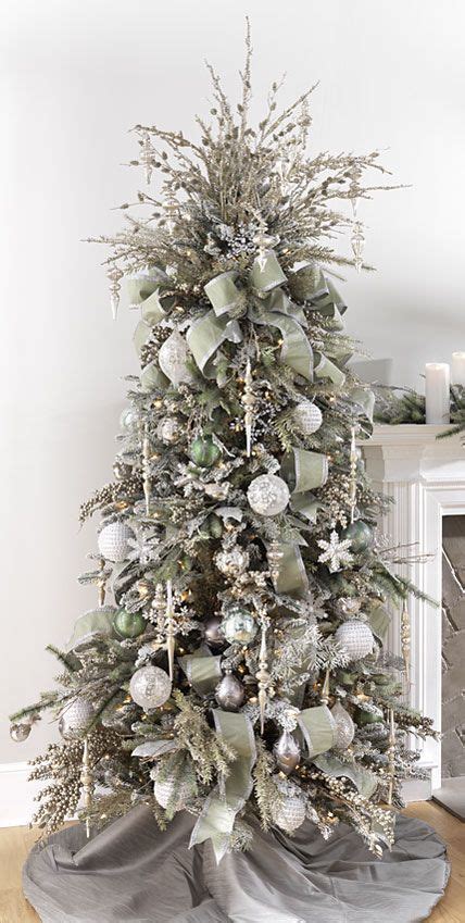 37 Awesome Silver And White Christmas Tree Decorating
