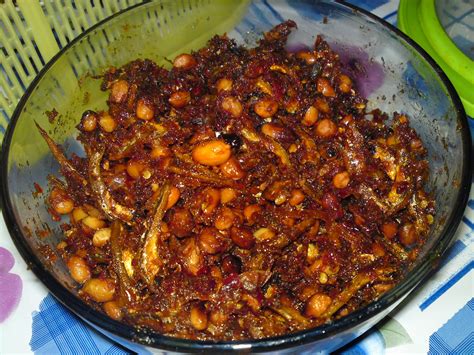 Saya buat sambal tumis tak pernah buang biji. DARI DAPUR ORANG KAMPUNG: SAMBAL KERING IKAN BILIS BERKACANG