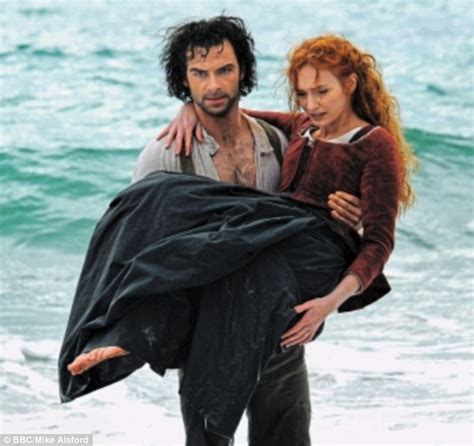 Poldarks Eleanor Tomlinson Smooches A Naked Aidan Turner In The Bath