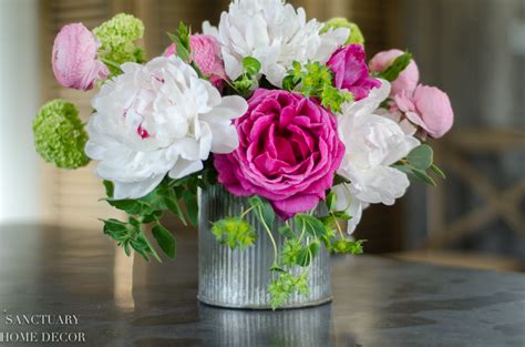 Make This Spring Flower Arrangement In 3 Easy Steps Sanctuary Home Decor