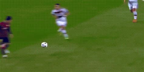 Lionel Messi Dribbling 