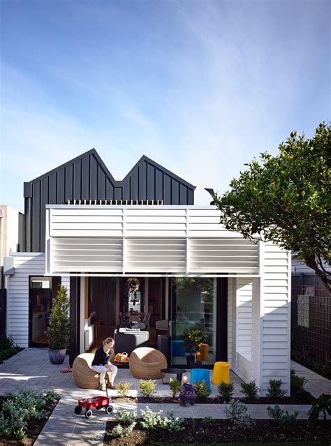 Small Australian House Gets A Modern Makeover By Techne