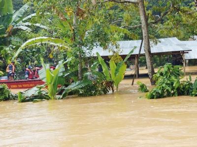 It was established on 1 march 2002 and it has a total area of 6,997.61 square kilometres. Cerita dari Lipis: Amaran Banjir