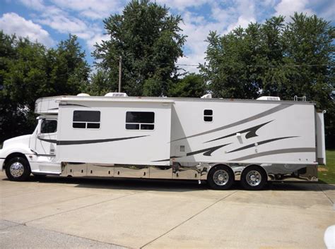Hideout 38fqts travel trailer w/3 slideouts, 2 bedrooms rvs for sale: - Motorcoaches