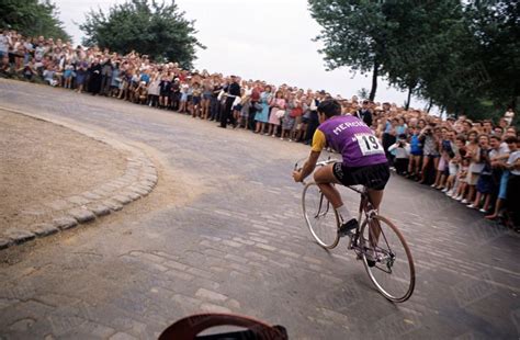Impossible d'évoquer le champion et l'homme raymond poulidor sans insister sur sa relation avec jacques anquetil. Poulidor-Anquetil, face à face dans le Tour 1964