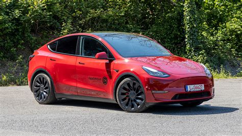 Tesla Model Y Review The Compact Suv Bringing S3xy Back British Gq