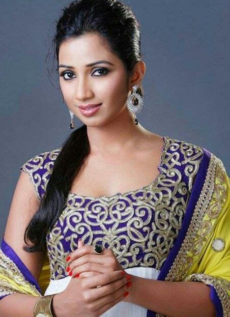 Surili Shreya Shreya Ghoshal Hot Fashion Saree