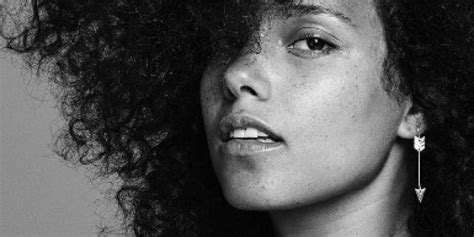 Its No Surprise That Alicia Keys Makeup Free Album Cover Is Flawless