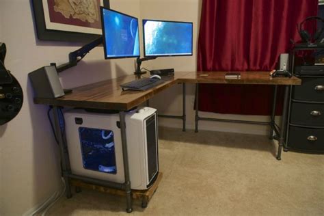 My goal was to stain the butcher block to coordinate with our floors, so i set out on a mission to find the perfect whitewash technique… 20 Top DIY Computer Desk Plans, That Really Work For Your Home Office