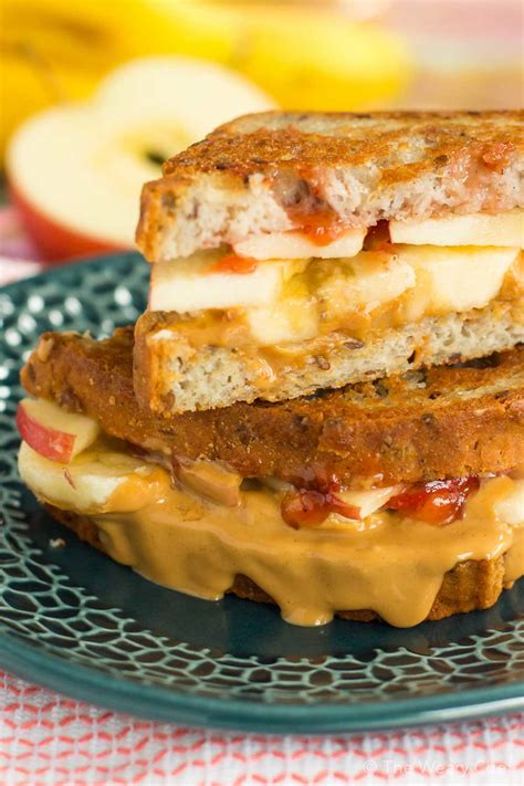 People have trouble making peanut butter and jelly sandwiches. Grilled Peanut Butter Jelly Sandwich | RecipeLion.com