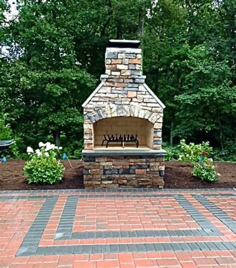 Outdoor fireplaces can be breathtaking additions to homes, giving backyards a decorative and functional focal point. Outdoor Fireplace Kits - Masonry Fireplaces - Easy ...