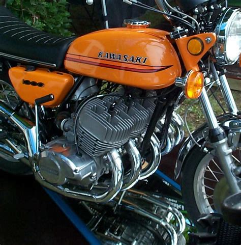 The kawasaki kz750 l3 a sport bike motorcycle made by kawasaki starting in 1983. 5 cylinder 2 stroke Kawasaki by Allan Millyard #Kawasaki ...