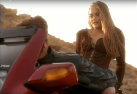 Alicia Silverstone Jason London In Aerosmith Amazing Music Video