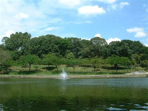 Taman tasik perdana terletak di kuala lumpur, malaysia. Asisbiz KL Lake Gardens Taman Tasik Perdana Mar 2001 09