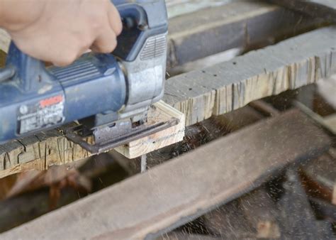 Cara buat sarung parang menggunakan kaedah tebuk. Kayu Warisan Malaysia: Sarung parang belah atas