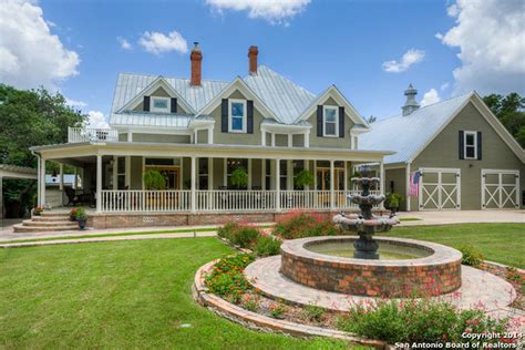 Estately Texas Farmhouse Farmhouse For Sale