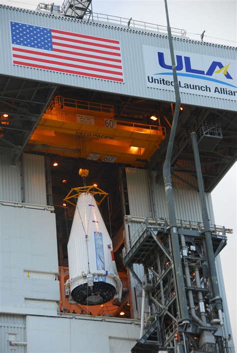 Spaceflight Now Atlas Launch Report Atlas 5 Rocket Assembled For Launch