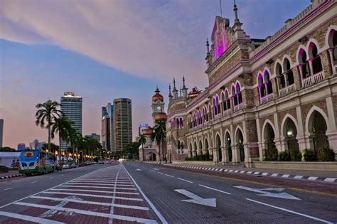 It is located on jalan damansara , at the junction with jalan sultan sulaiman , with the railway tracks running behind it. 10 Tempat Wisata di Kuala Lumpur yang Harus Kamu Kunjungi ...