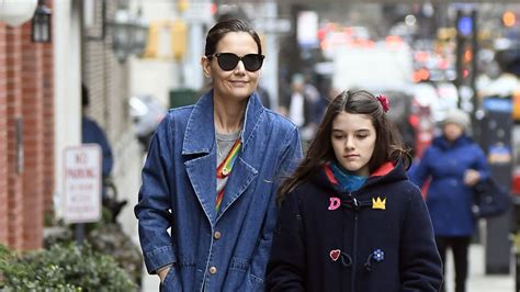 Katie Holmes über Ihre Tochter Suri Zusammen Aufgewachsen