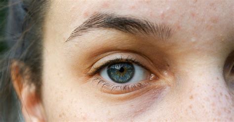 Eyebrow Threading Vs Waxing Pros And Cons Of Both