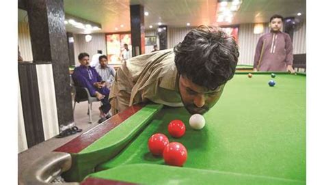 Born Without Arms Pakistani Snooker Player Masters Game Gulf Times