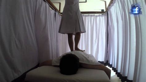 Over The Window Massage Indonésien Youtube