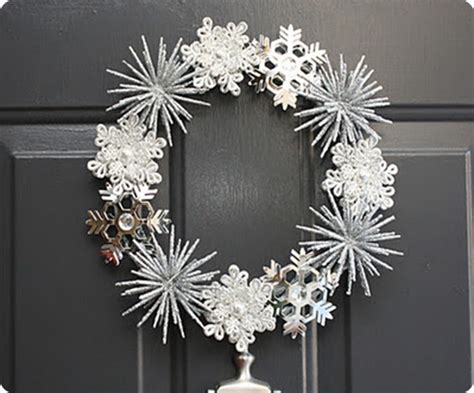 Diy Snowflake Wreath We Know How To Do It