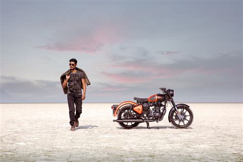 Sorry for the noice in background towards the end of the video. Royal Enfield's Classic 350 gets two new colours: Orange ...