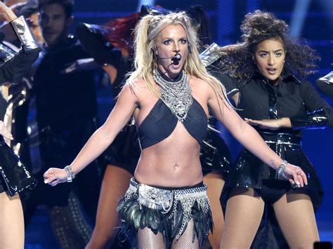 Britney Spears Wardrobe Malfunction Didnt Stop Her From Dancing Self