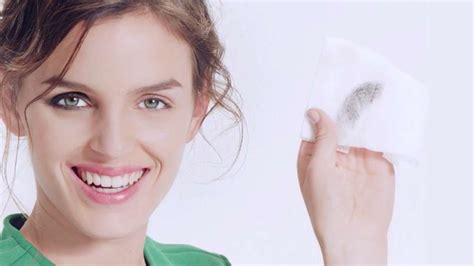 Our Top 6 Make Up Remover Tips Simple® Skincare