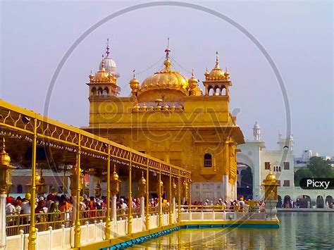 Image Of Gurdwara Bangla Sahib Is The Most Prominent Sikh Gurudwara