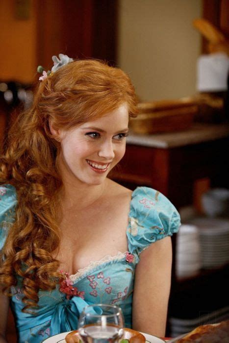The birds, flowers, chipmunks and cockroaches even love her and do her bidding. Beautiful Amy Adams | Amy adams enchanted, Amy adams ...