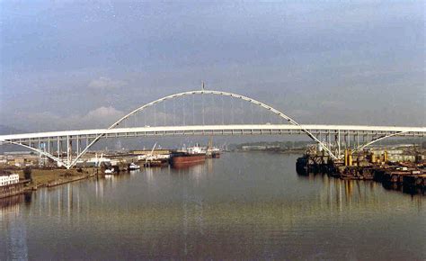 Fremont Bridge Over The Willamette River Portland Or Wje