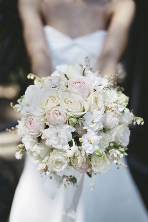 Pure White Wedding Bouquets For Chic Brides