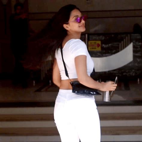 Actress Kiara Advani Hot Stills From Outside Anees Bazmee Office