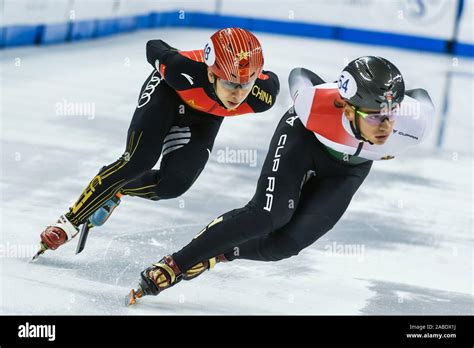 Skaters Compete At The Semifinal Of Mans 5000m Relay Track Speed