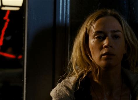 Cuenta con los elementos conocidos de ambos géneros como los monstruos y los sustos impredecibles. Película: Un lugar en silencio - ENFILME.COM