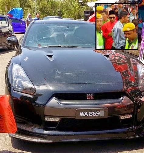 Johor bahru merupakan ibu negeri dan menjadi pusat perniagaan dan kawasan perindustrian terbesar bagi negeri johor. 5 Foto terbaru kereta mewah Zizan Razak | LAMAN GOSIP DAN ...