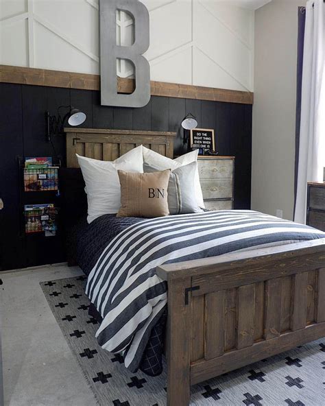 Decorating Secrets For The Perfect Guest Bedroom In 2020 Boy Bedroom