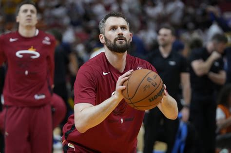 Kevin Love Staying With The Miami Heat After Finals Run Nba Free