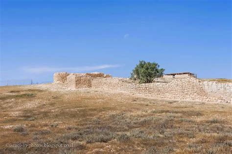 Tel Arad National Park Canaanite City And Ancient Fortresses