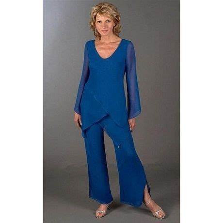 Visitando il nostro punto vendita di catania potrai acquistare capi eleganti scegliendoli fra numerosi modelli di gonne, pantaloni, giacche, camicie, completi da. Completi pantaloni eleganti per cerimonia | Completo ...
